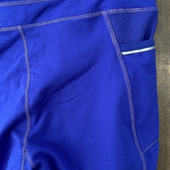 ATHLETA Dobby Be Free Knickers Cropped Capri Leggings Size Medium - Picture 9 of 12